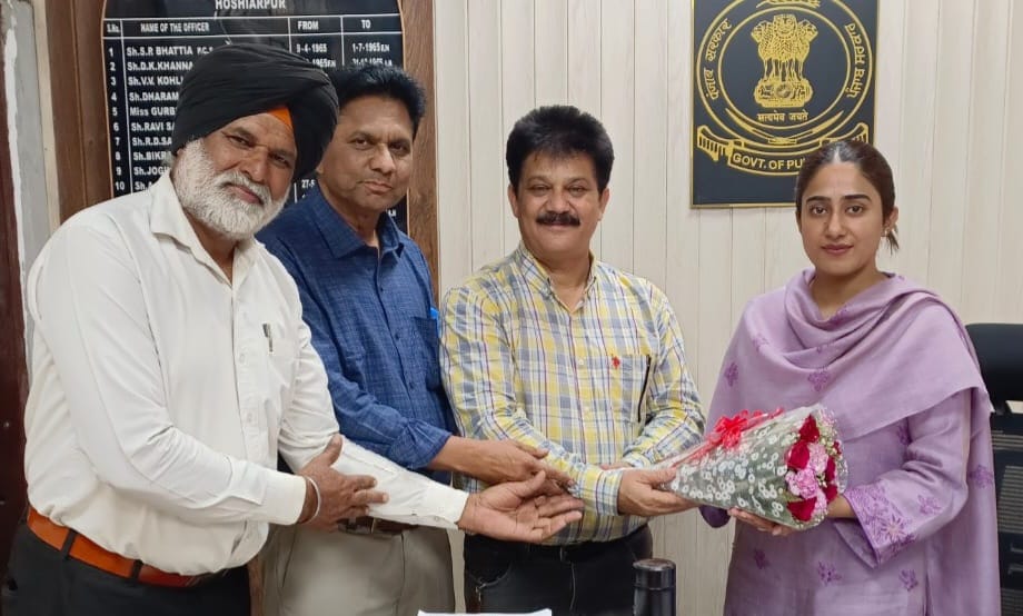 SDM Gursimranjit Kaur warmly welcomed by youth leaders.